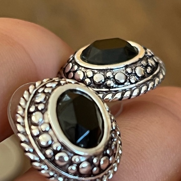 Black and silver studs - Picture 11 of 11